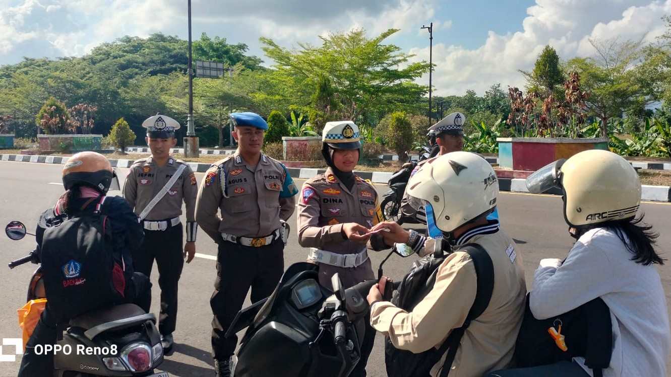 Polres Lombok Barat Gelar Operasi Zebra Rinjani 2024 Edukasi dan Penindakan untuk Keamanan Lalu Lintas